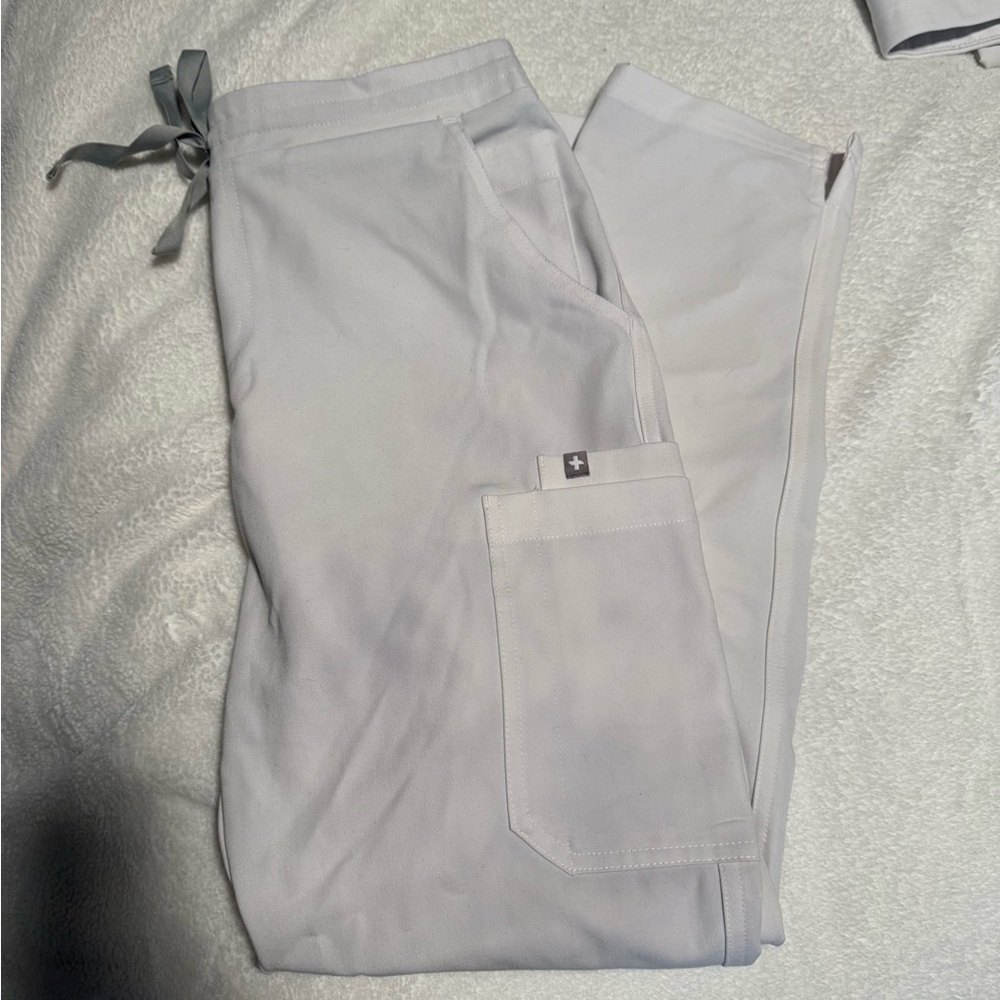 Figs white pants women’s Medium